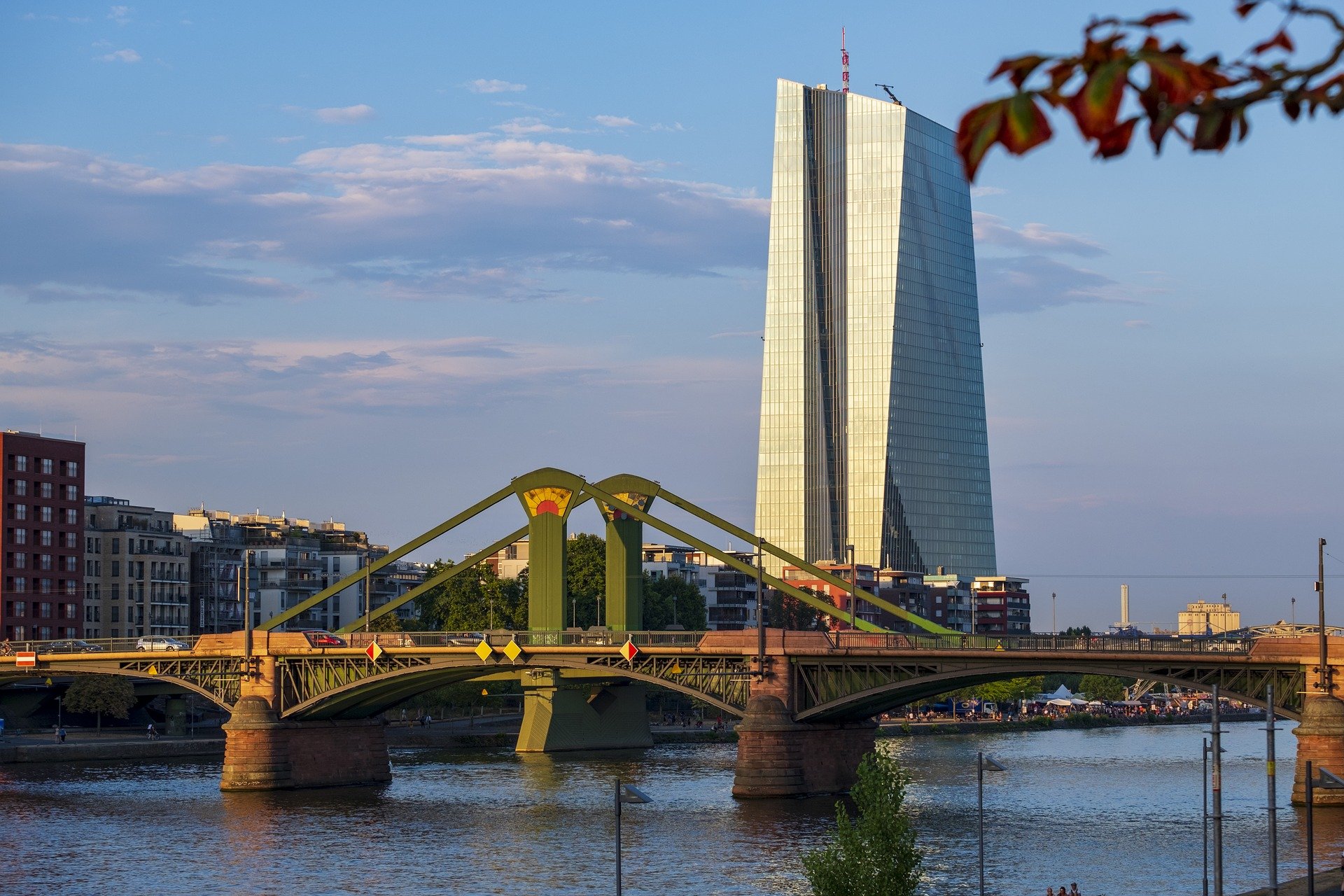 Fonctions des banques centrales Siège de la Banque centrale européenne à Francfort StudySmarter