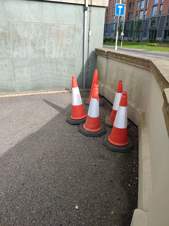 Volumen de conos Una imagen de conos de tráfico StudySmarter