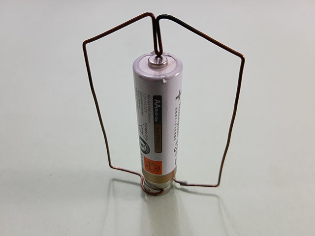 Effet moteur Batterie moteur expérience StudySmarter