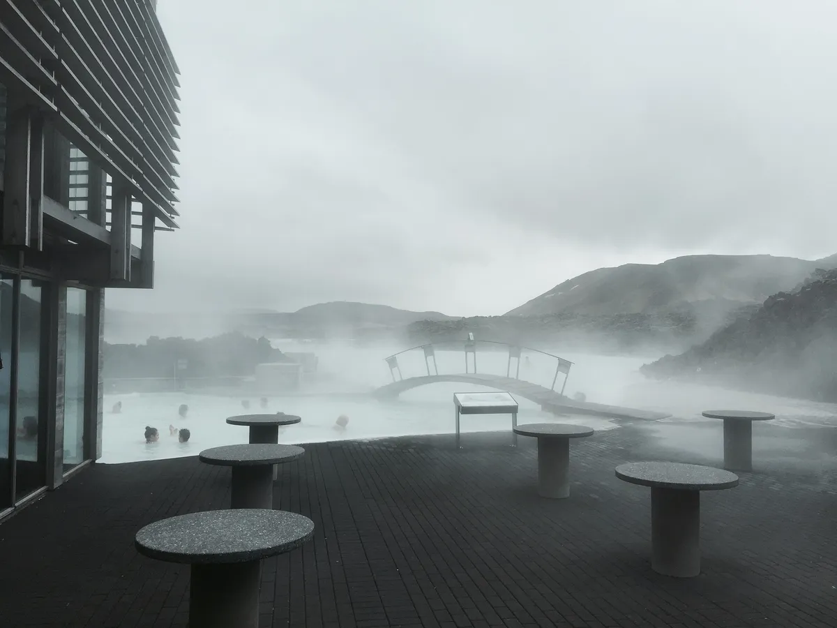 Énergie géothermique Image des piscines d'eau chaude StudySmarter
