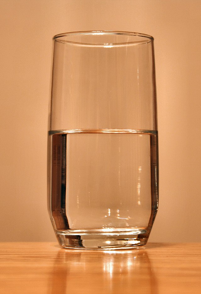 Eau potable, verre d'eau, StudySmarter