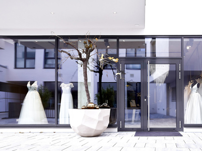 loveglow - bridal concept photo 1