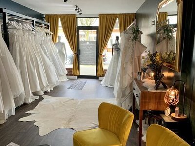 white closet bridal photo 4