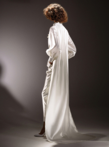 immaculate dramatic train blouse  dress photo 2