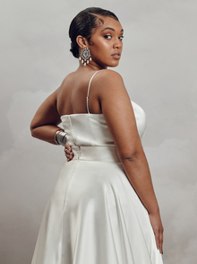 darla bodice satin - curve dress photo 2