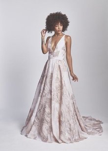 halo  dress photo 1