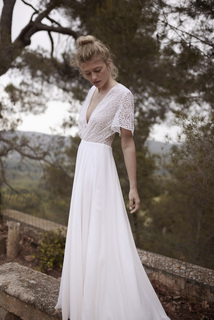 she walks in beauty dress photo 3