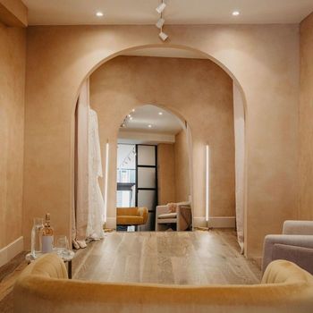 finding the perfect wedding dress when you're expecting inspiration photo 3