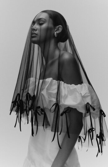 9 chic & modern wedding veils for the statement bride inspiration photo 4