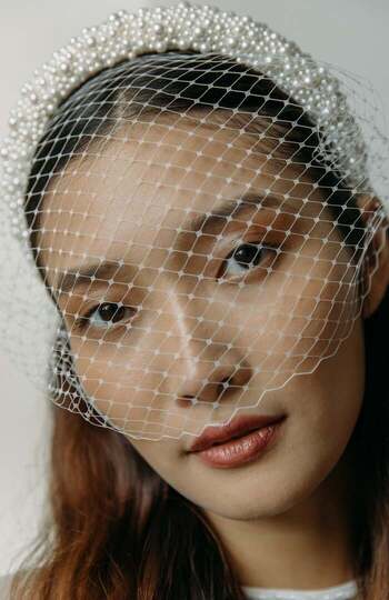 9 chic & modern wedding veils for the statement bride inspiration photo 2