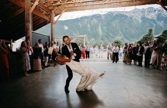 a chic summer canadian mountain wedding for jordan and reggie inspiration photo 8