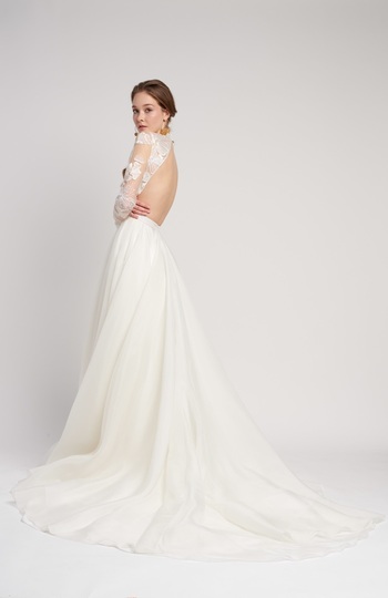 the best of both worlds: our favourite detachable overskirts   inspiration photo 4