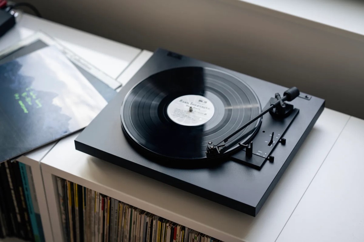 Pro-Ject A1.2 plne automatický gramofón s prenoskou Pick it MM E