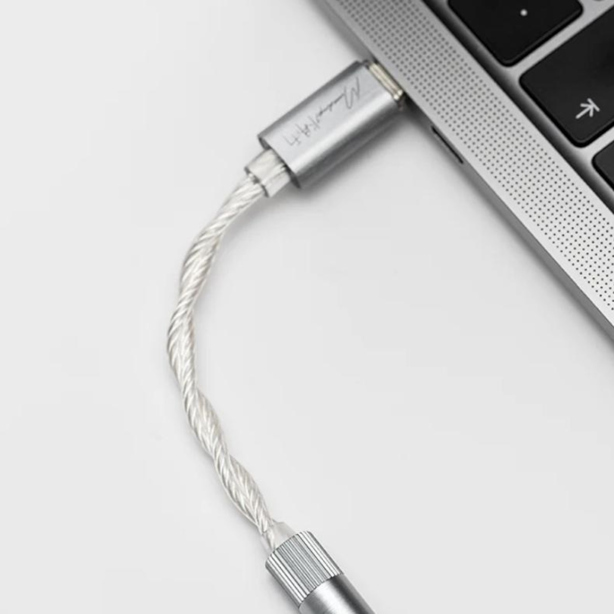 MOONDROP ECHO-A pripojený k notebooku