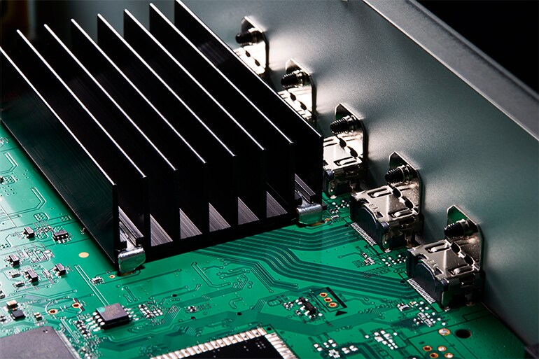 Yamaha RX300A vnitřní konstrukce a elektronika