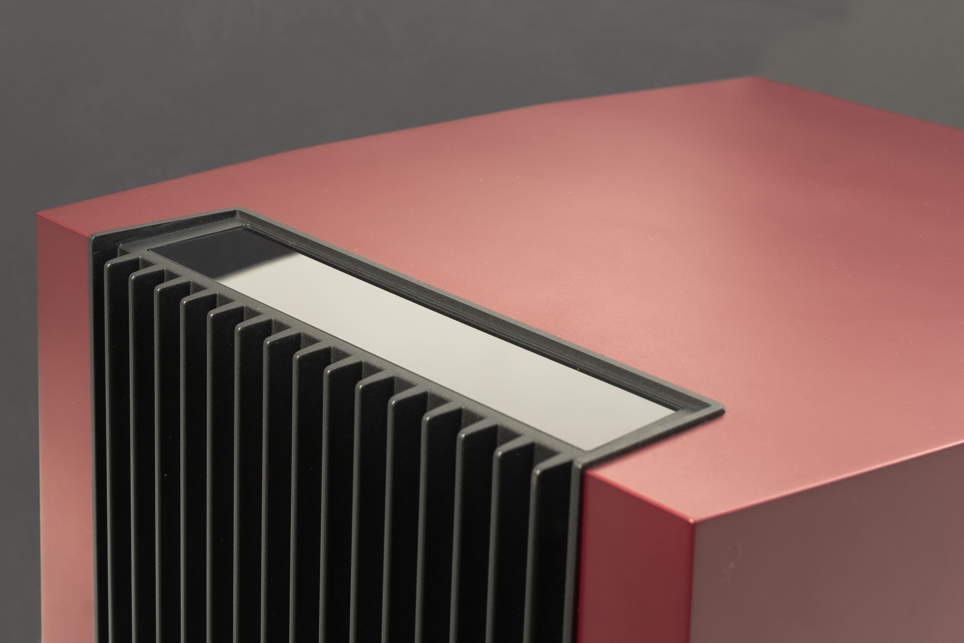 Paradigm XR 13 Midnight Cherry – designové zpracování