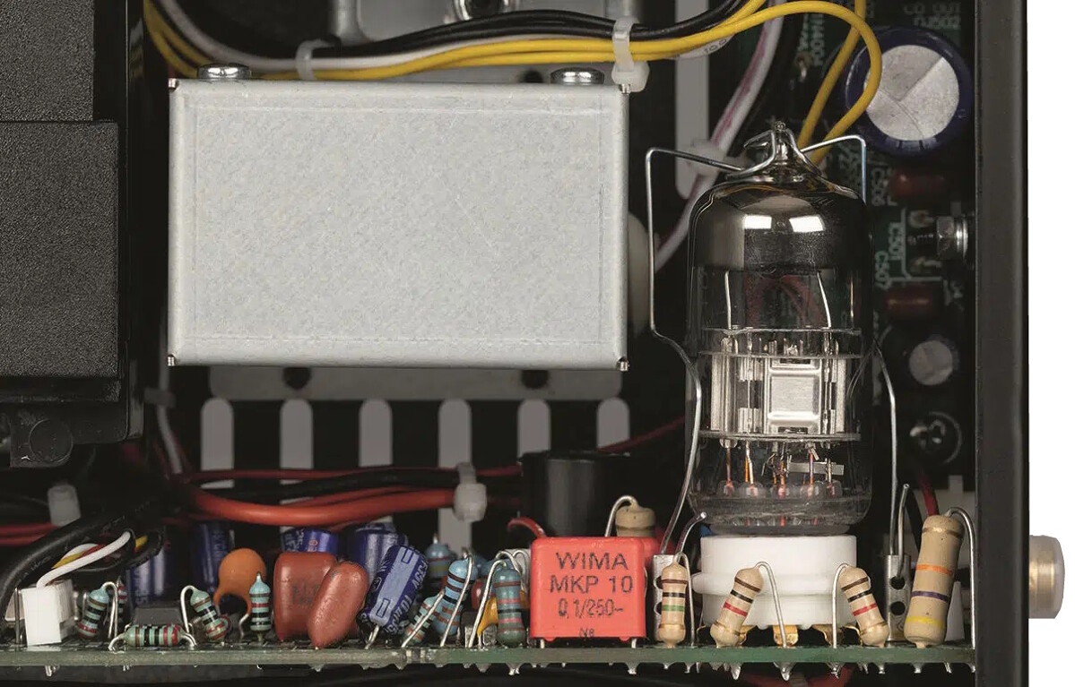 Elektronka 6N2 ve Vincent CD-200