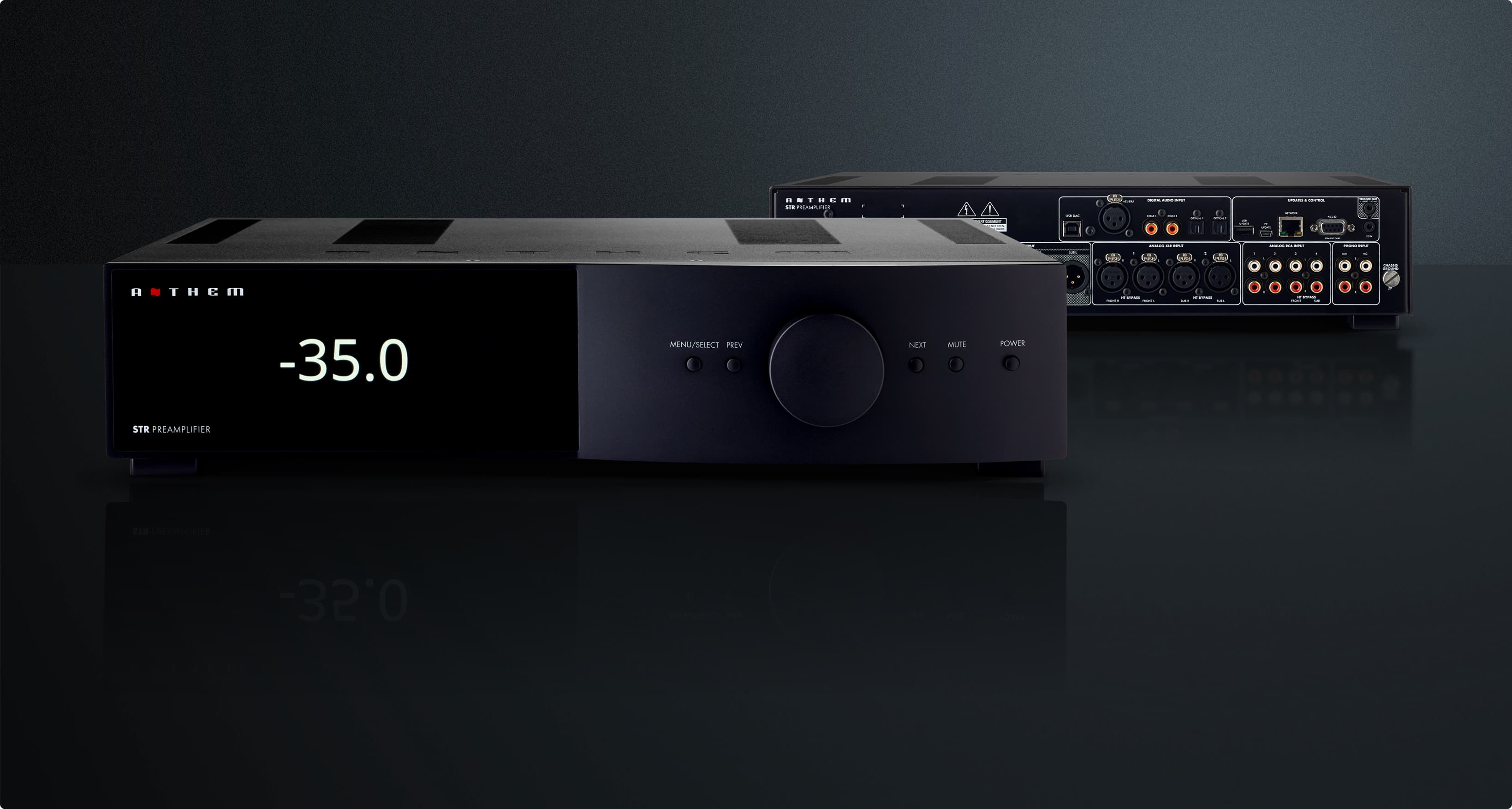 Anthem STR Preamplifier v čiernom vyhotovení, pohľad na predný panel a časť zadnej strany