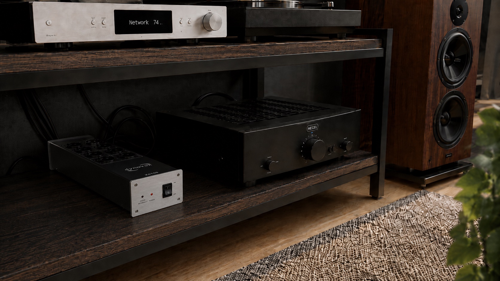 Dynavox X4100S Silver – Hi-Fi napájecí lišta s osmi zásuvkami