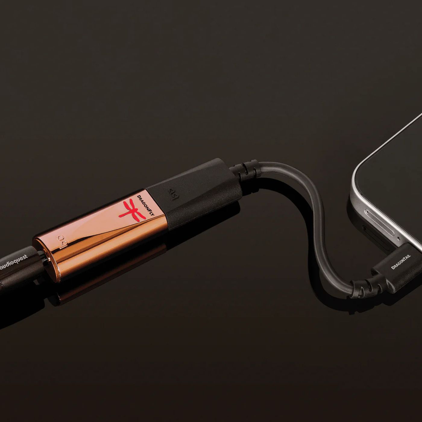 AudioQuest DragonFly Copper pripojený k telefónu