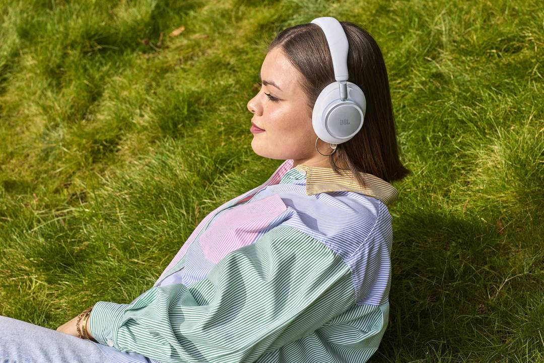 JBL Live 780NC Champagne – bezdrátová sluchátka přes uši