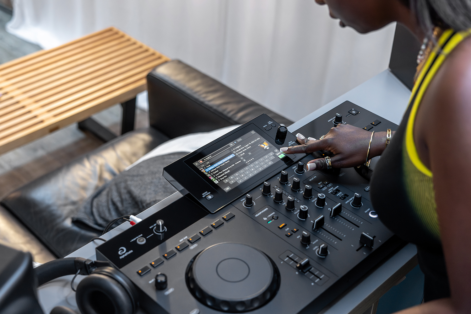 AlphaTheta XDJ-AN lifestylový pohled