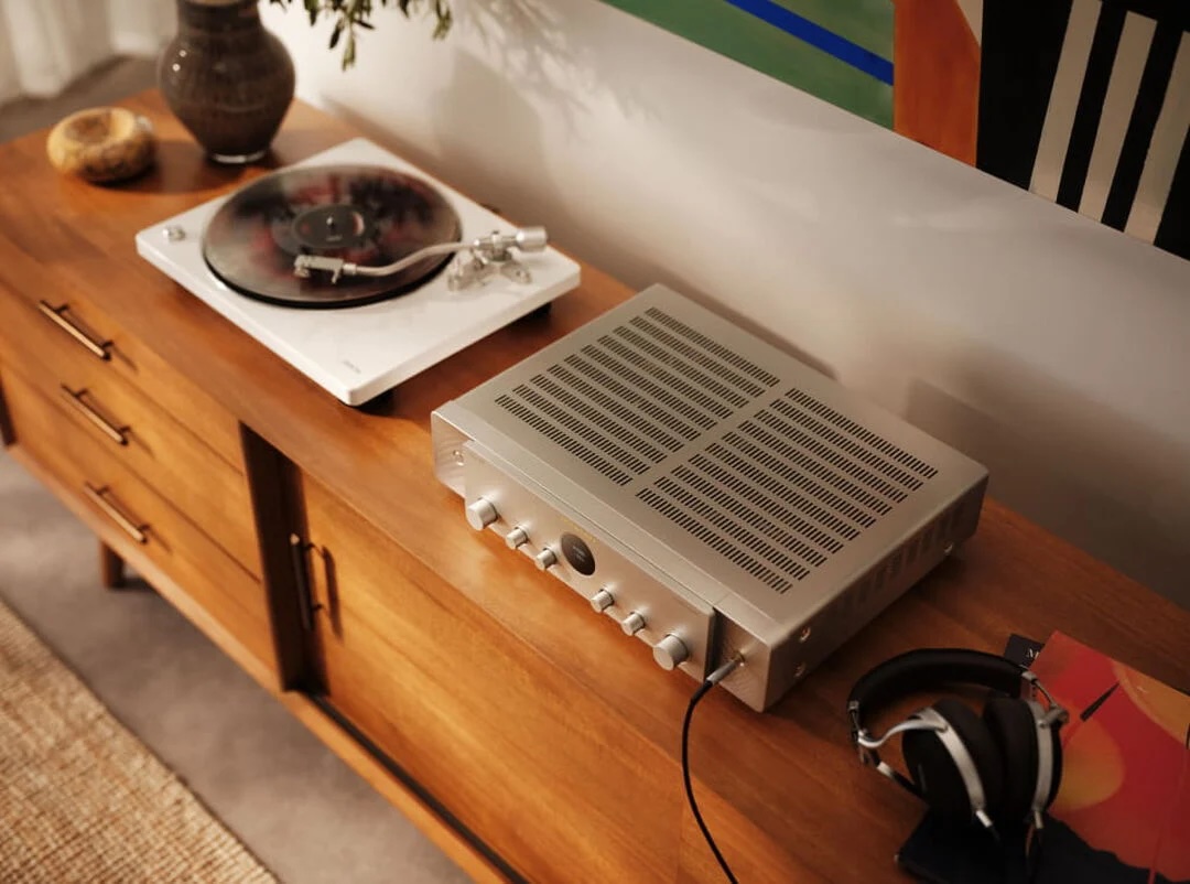 Marantz MODEL 70 s gramofonem
