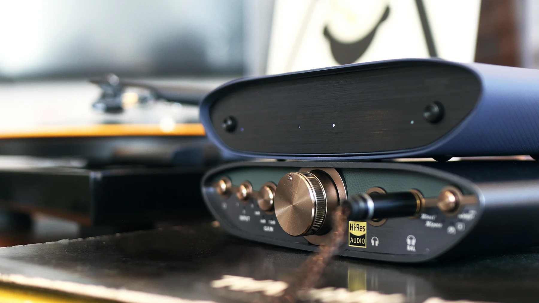 iFi ZEN Air Phono 2 v kompaktní gramofonové sestavě