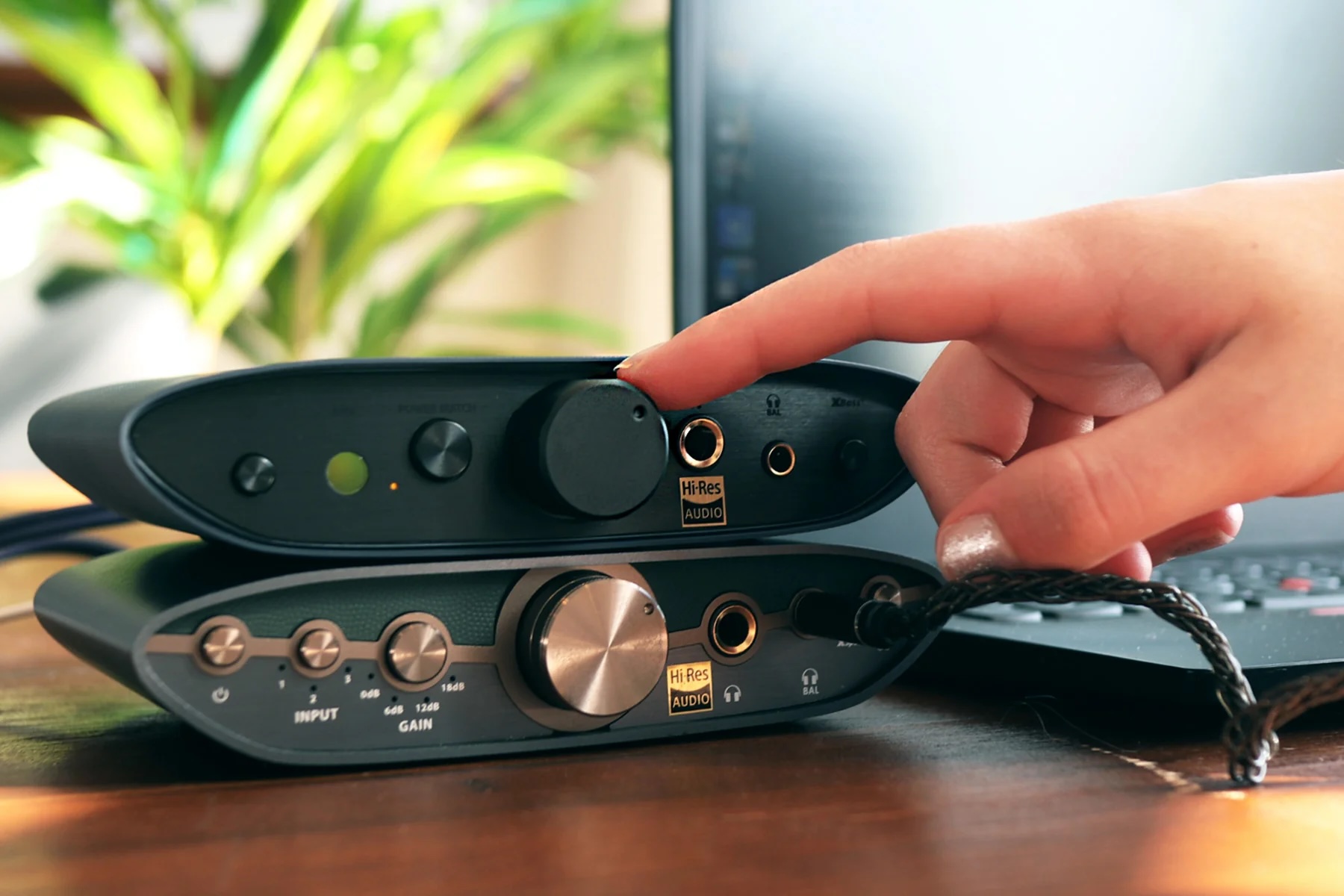 iFi ZEN Air DAC 2 při použití s notebookem a sluchátky