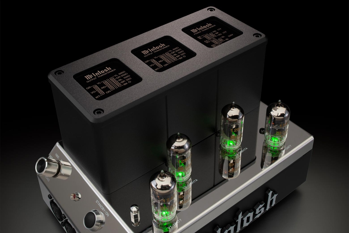McIntosh MHA200 detail elektrónok