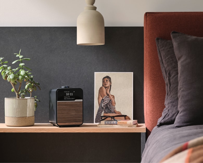 R1S smart rádio v interiéru