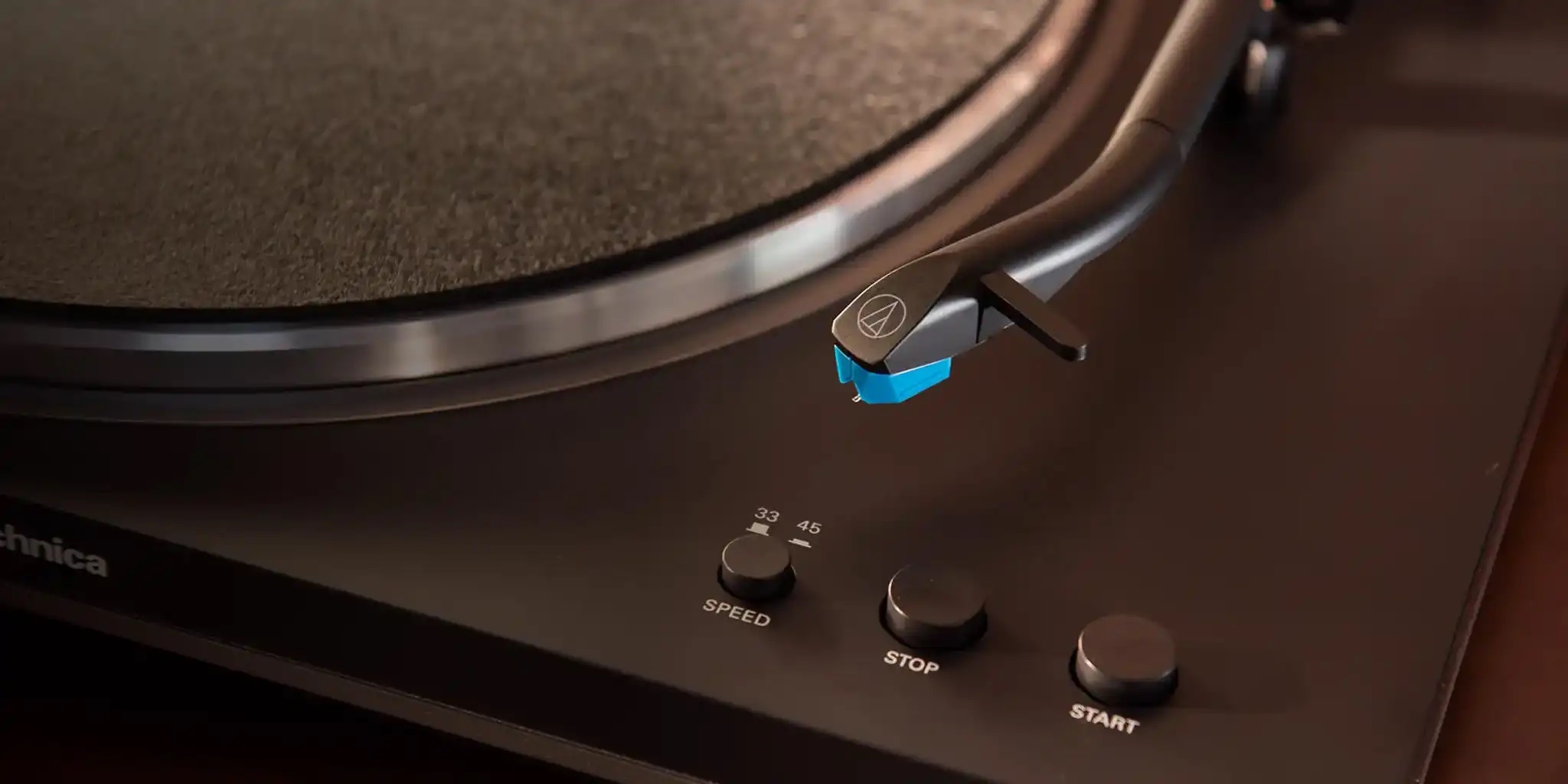 Integrovaná přenoska AT-VM95C a jehla gramofonu Audio-Technica AT-LP70XBT