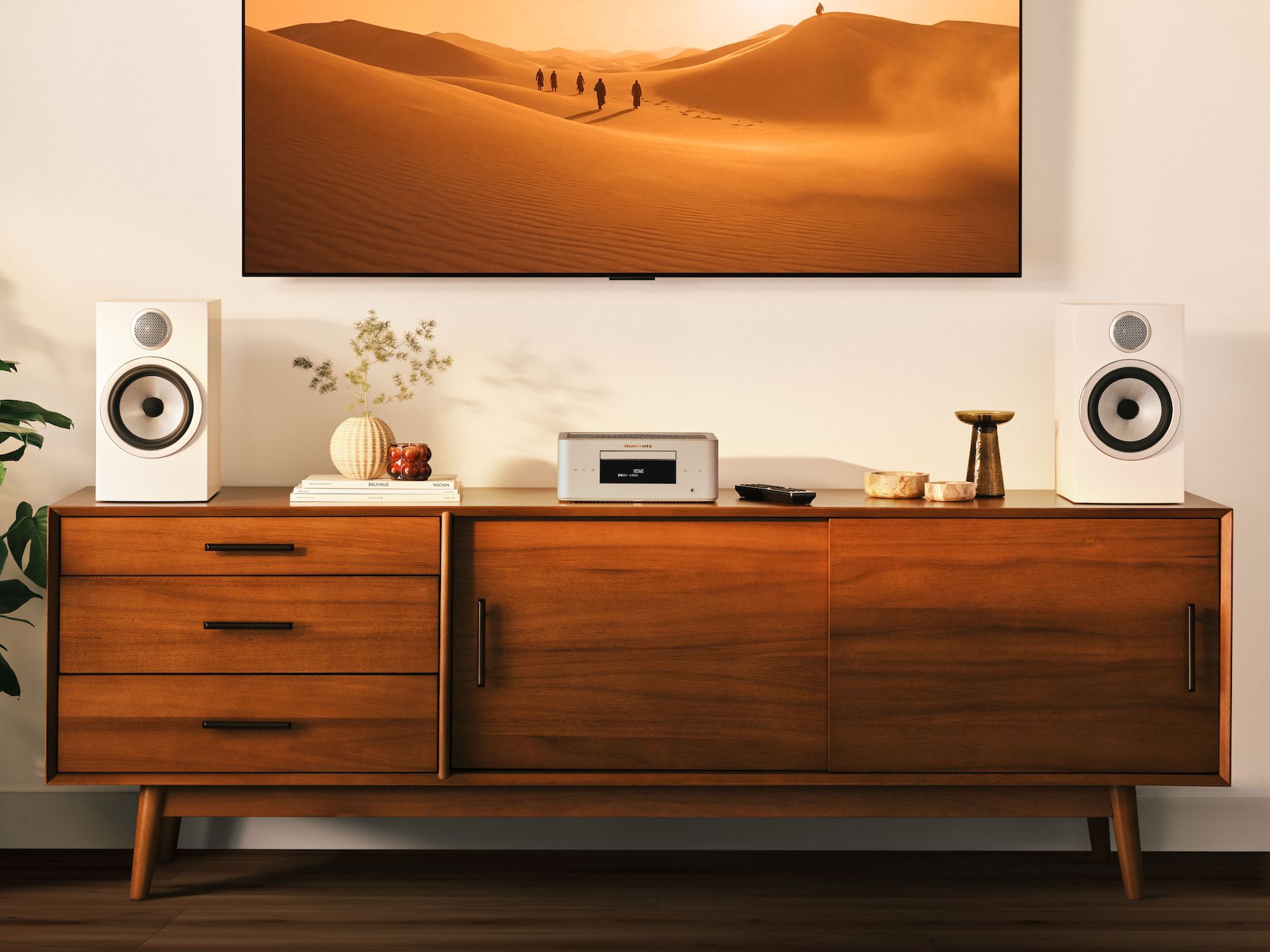 Marantz MCR 60n DAB v kompaktní domácí Hi-Fi sestavě s televizorem