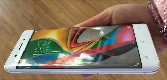 6GB RAM'lı Vivo Xplay 5'in canlı şəkilləri təqdimat qabağı sızdı!