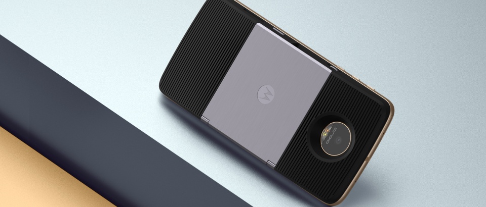 Motorola modulyar ağıllı telefonlar: Moto Z və Z Force modellərini təqdim etdi