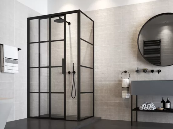 Industriële douchecabine met mat zwart stalen frame