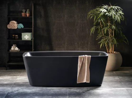 Modern stoer mat zwart vrijstaand bad
