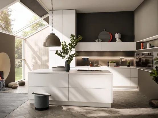 Luxe moderne keuken in wit met taupe
