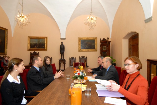 Francouzský velvyslanec navštívil plzeňskou radnici