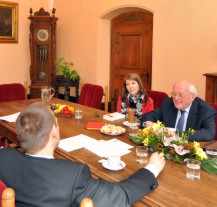 Belgický veterán Michel Gilain navštívil primátora Baxu na plzeňské radnici