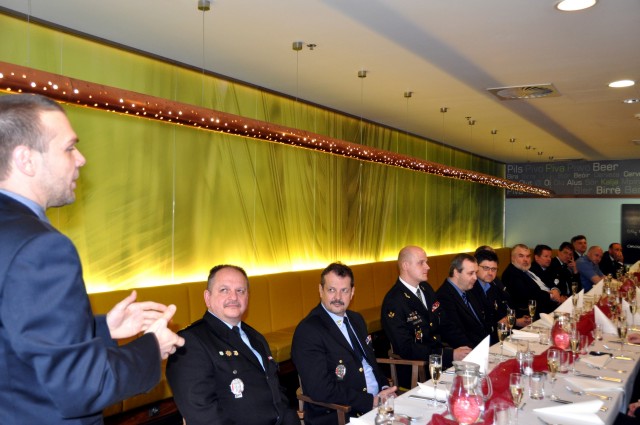 Slavnostního přivítání hostů se u společného oběda ujal primátor Martin Baxa.