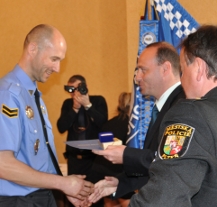 Strážníci převzali ocenění za léta ve službě i mimořádné činy