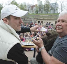 Tříměsíční medvíďata se jmenují po hokejistovi Strakovi a jeho dceři