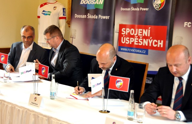 Spolupráce mezi FC Viktoria a Doosan Škoda Power pokračuje