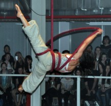 Ústav umění a designu se proměnil v manéž