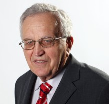 První rektor ZČU Jiří Holenda slaví životní jubileum