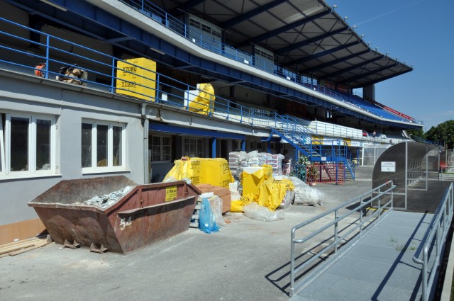 Stavební úpravy hlavní tribuny fotbalového stadionu umožní hrát domácí zápasy Ligy mistrů