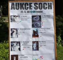 Dražba děl mladých kamenosochařů vynesla 46 tisíc korun, podpoří sbírku na zvony