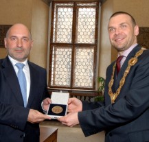 Fotbaloví mistři převzali historickou pečeť