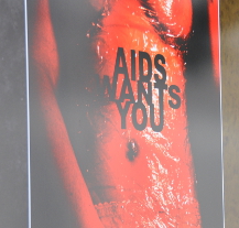 Plakáty studentů Zámečku upozorňují na závažné společenské problémy